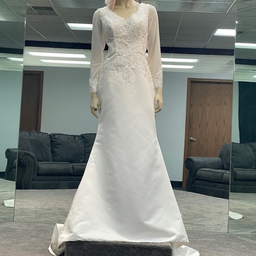 Mary’s Bridal Ivory gown size 10